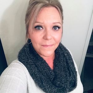 Meet your Posher, Crystal